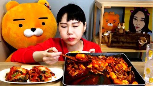 国产sm吃尿凉皮视频,揭秘“吃尿凉皮”视频背后的惊人真相