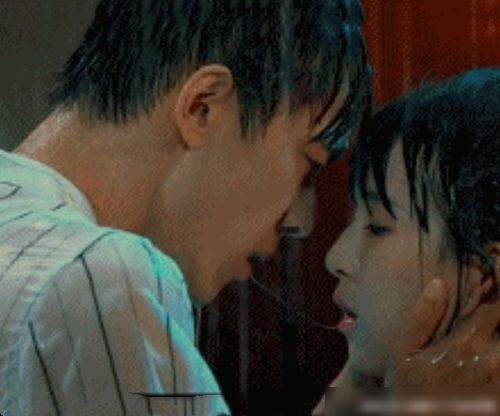 国产剧中的奇葩吻戏视频,盘点那些让人脸红的瞬间