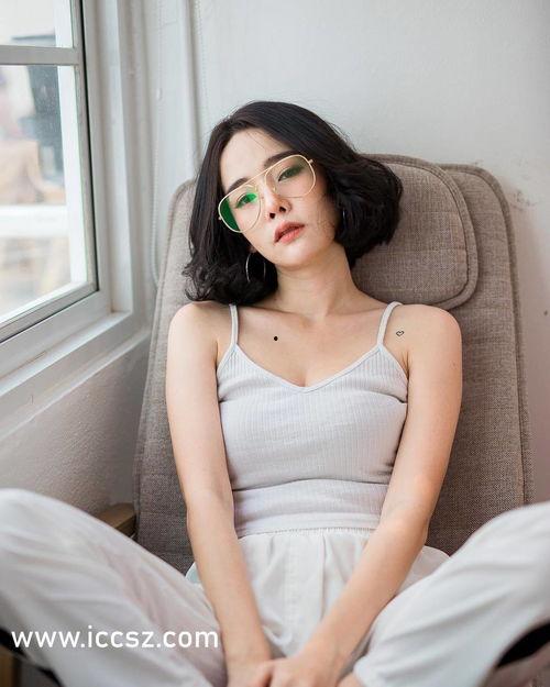 国产对白乱子子伦视频完整,揭秘视频中的笑料与智慧